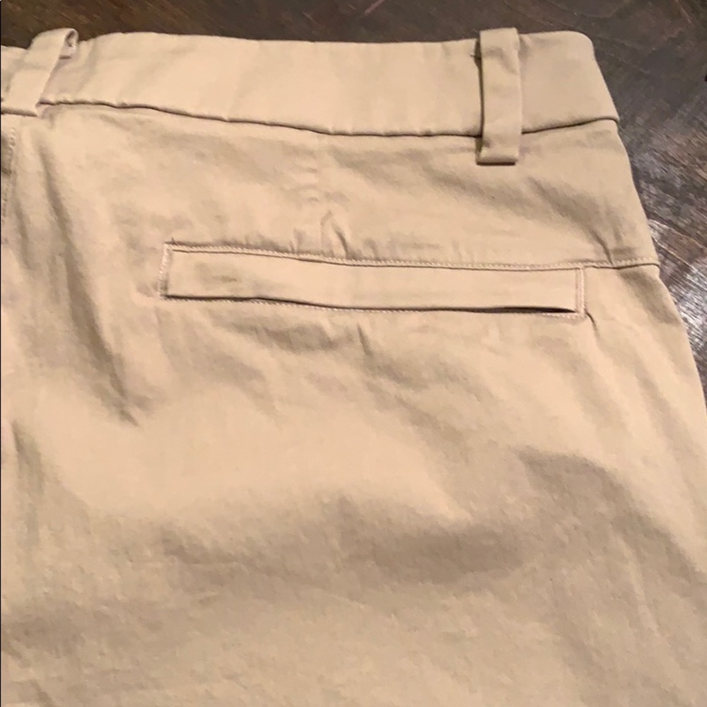 Shorts - Picture 3 of 5
